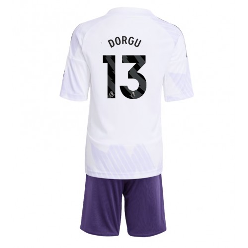 Manchester United Patrick Dorgu #13 Replika Bortatröja Barn 2025-26 Kortärmad (+ Korta byxor)